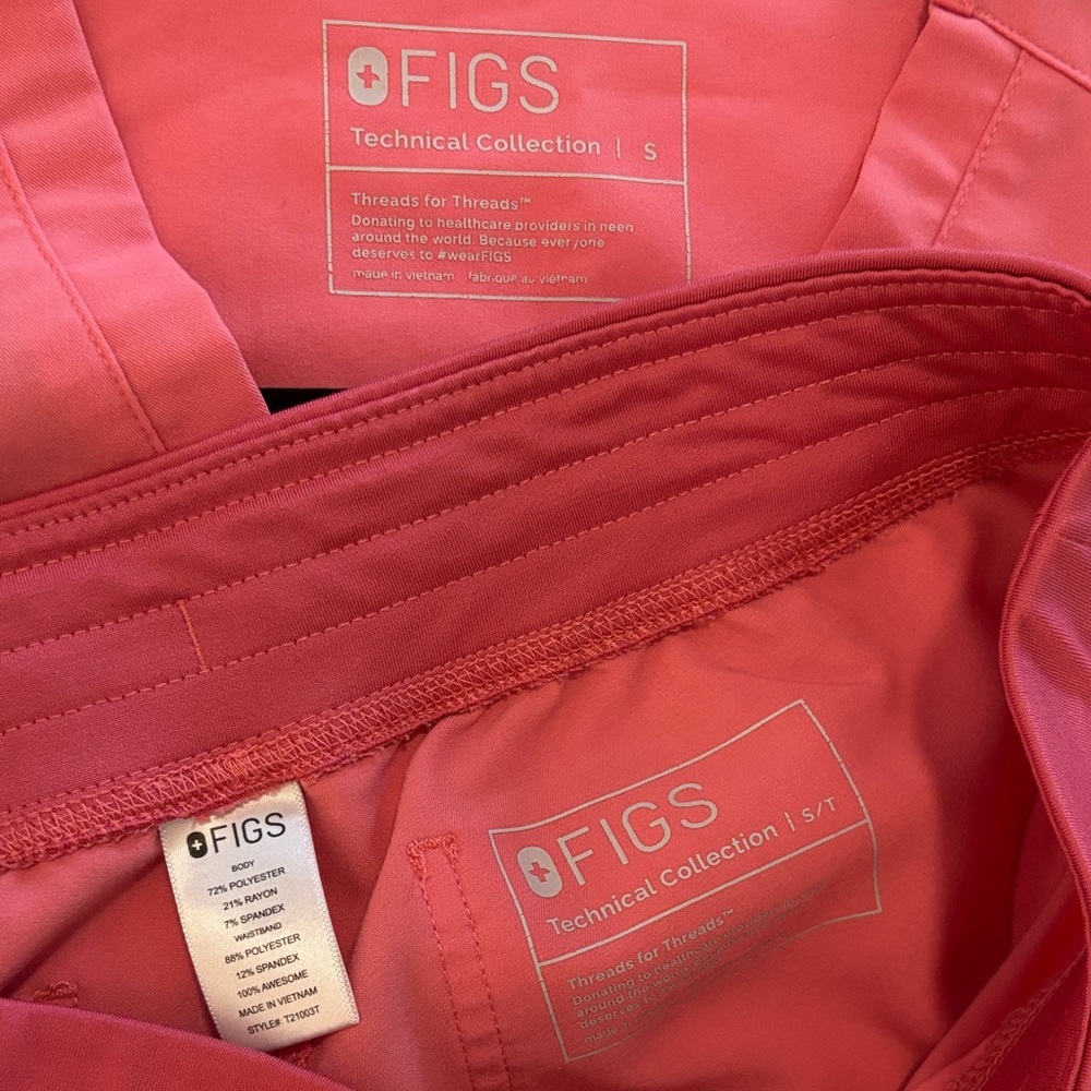 Figs Coral Scrub Ensemble